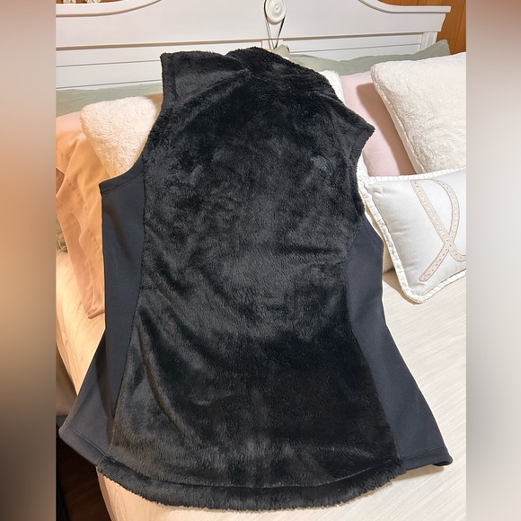 The North Face Woman’s Osito Fleece Vest size XL ( NWT) - Picture 2 of 7